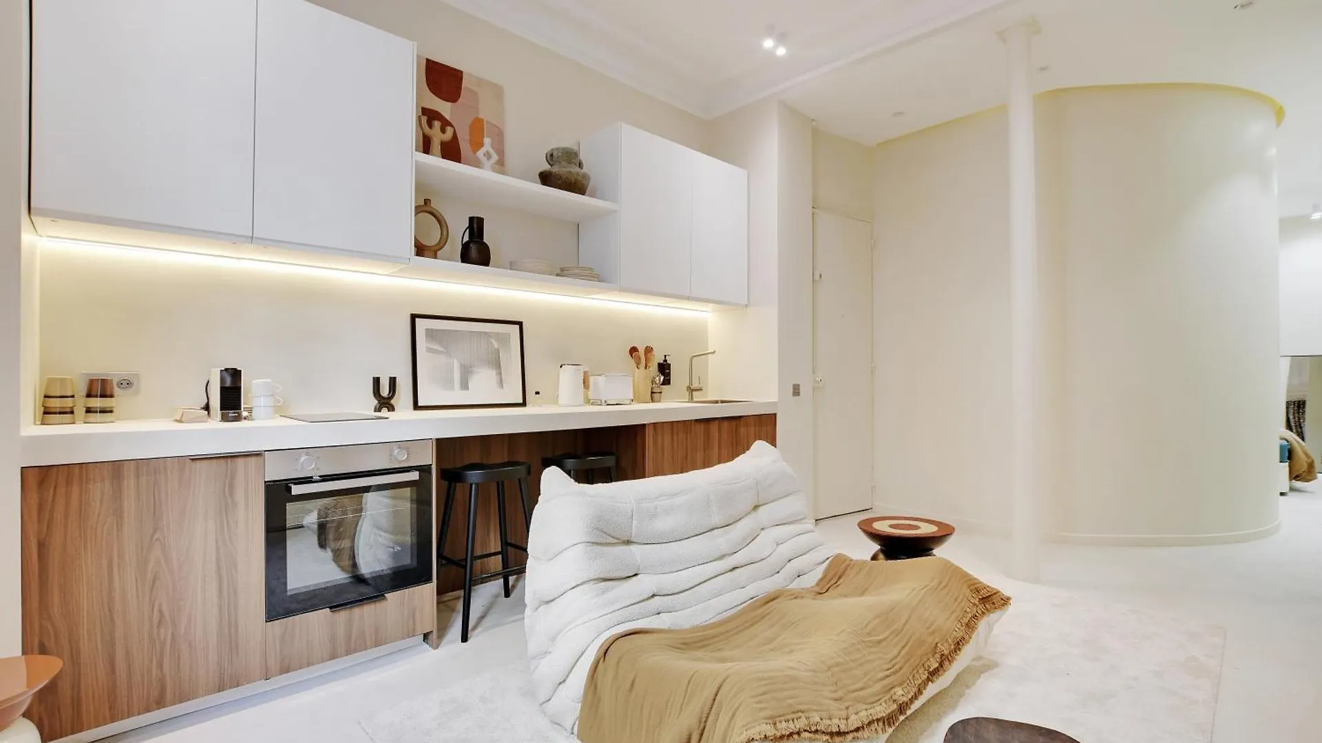 Le Petit Luxe Parisien Apartment France