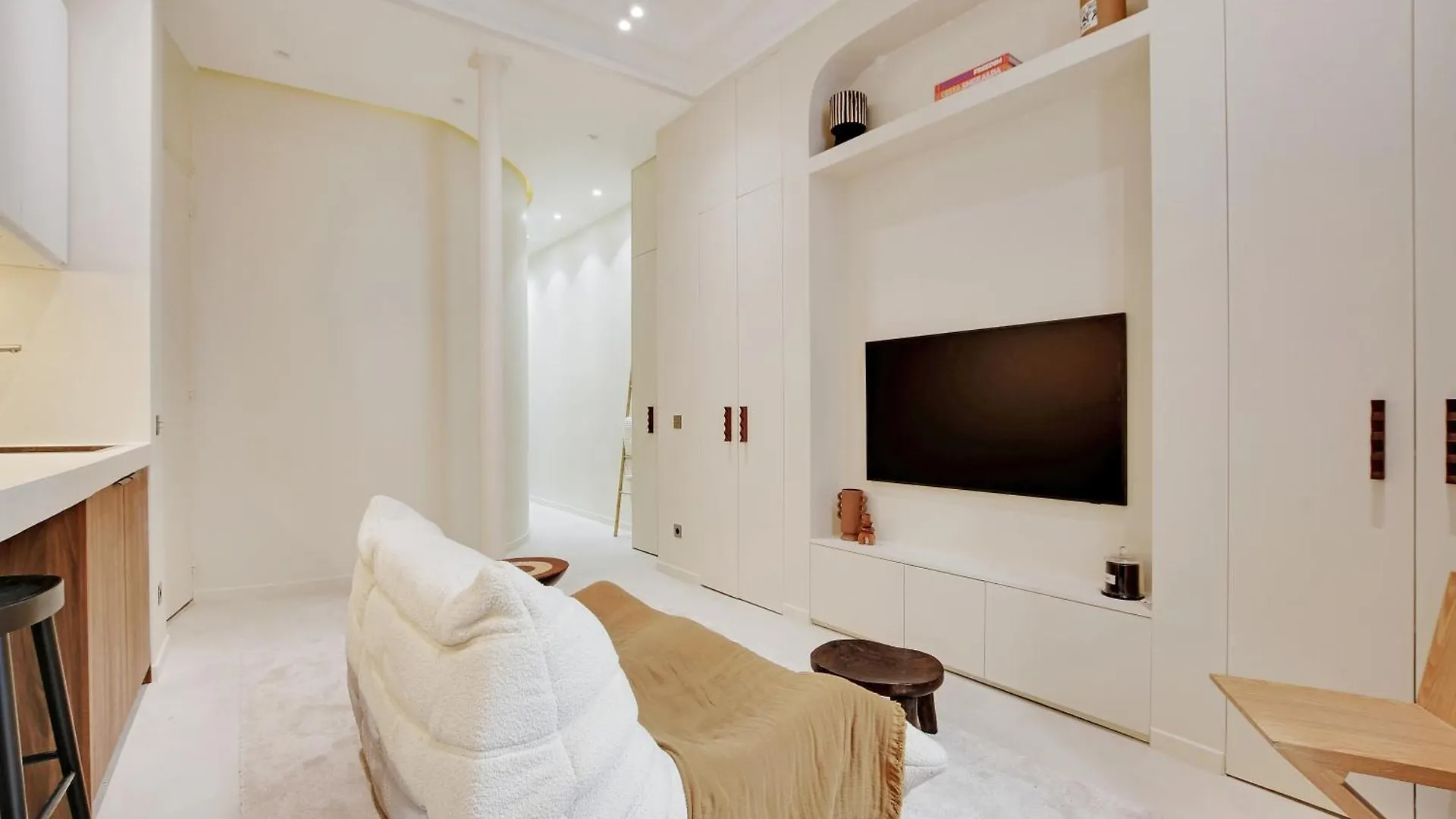Le Petit Luxe Parisien contacts
